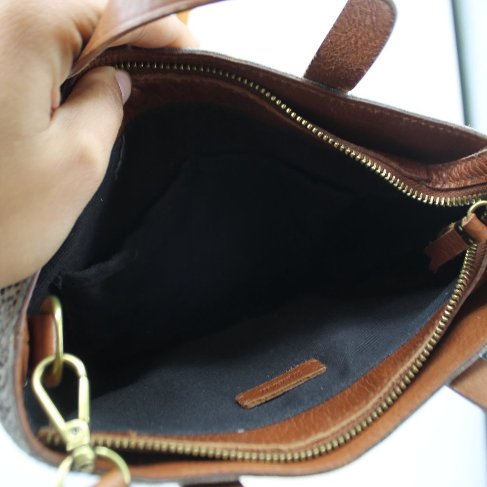 Madewell Cross Body Leather Speckled Fur Distressed Cross Body Purse Bag - Picture 9 of 12